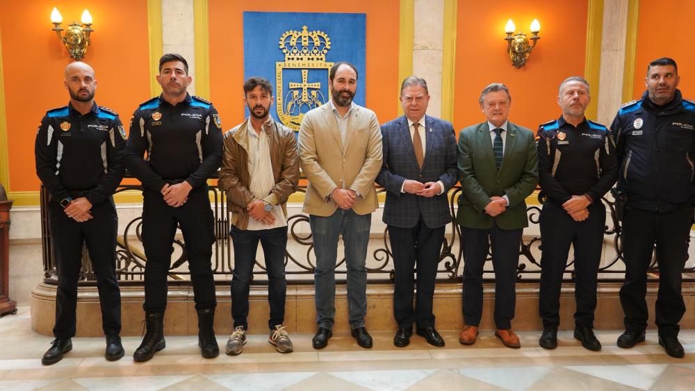 Imagen El Ayuntamiento de Oviedo colaborará con los consistorios de Pravia y Ribadesella con el envío de efectivos policiales para las fiestas del Xiringüelu y Piraguas