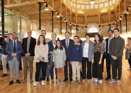 Trascorrales acoge, hasta el 2 de octubre, la exposición José Vélez (1931-2012), maestro del fotoperiodismo en Asturias